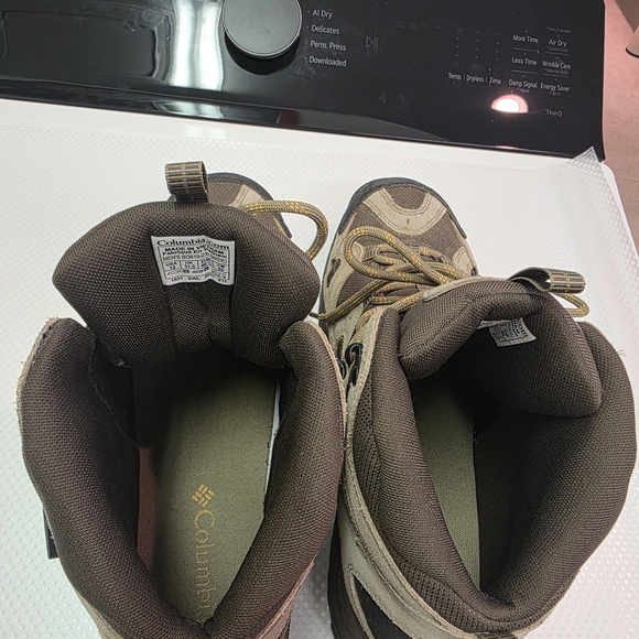 Columbia Men's Waterproof Hiking Shoes. Size 12 Wide - Picture 6 of 7